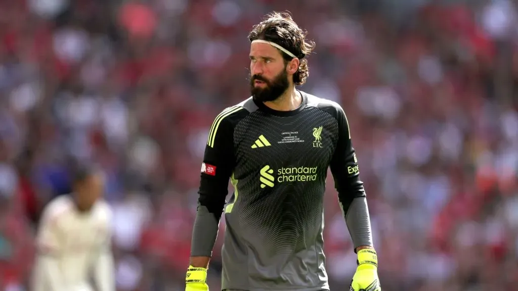 Alisson trabalhou com Klopp e Arne Slot como jogador do Liverpool (foto:Julian Finney/Getty Imagens)