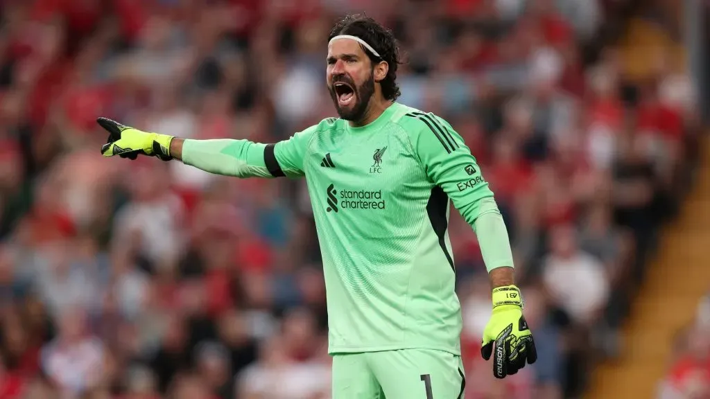 Em alta no Liverpool, Alisson deve ser confirmado na lista. Foto: Michael Steele/Getty Images