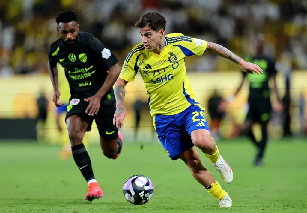 Otávio em ação pelo Al-Nassr. Foto: yAbdullah Ahmed/Getty Images