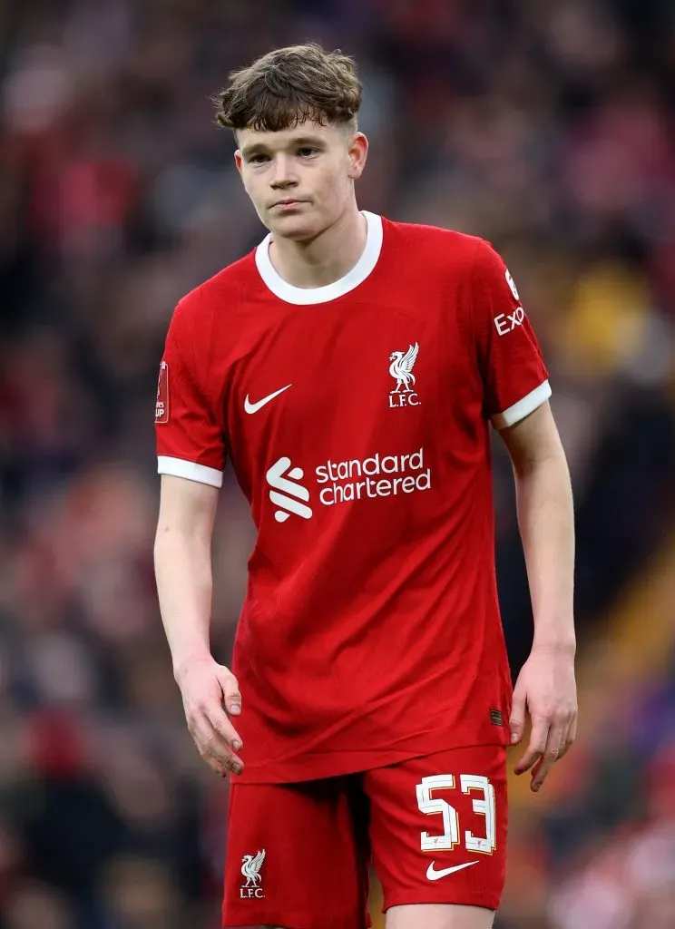 McConnell assina por cinco anos com o Liverpool, mas sairá por empréstimo para o Ajax por um ano, segundo o The Athletic. Ele já estreou como profissinal pelos Reds, mas ele deve ter mais espaços na equipe ingesa no futuro, já que o clube acredita que ele tem potencial para isso (Foto: Clive Brunskill/Getty Images)