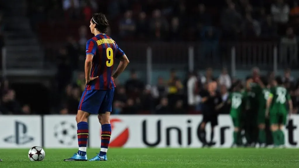Relembre partidas históricas em que azarões surpreenderam gigantes do futebol europeu, mostrando que a imprevisibilidade é a verdadeira essência da Liga dos Campeões. (Photo by Jasper Juinen/Getty Images)