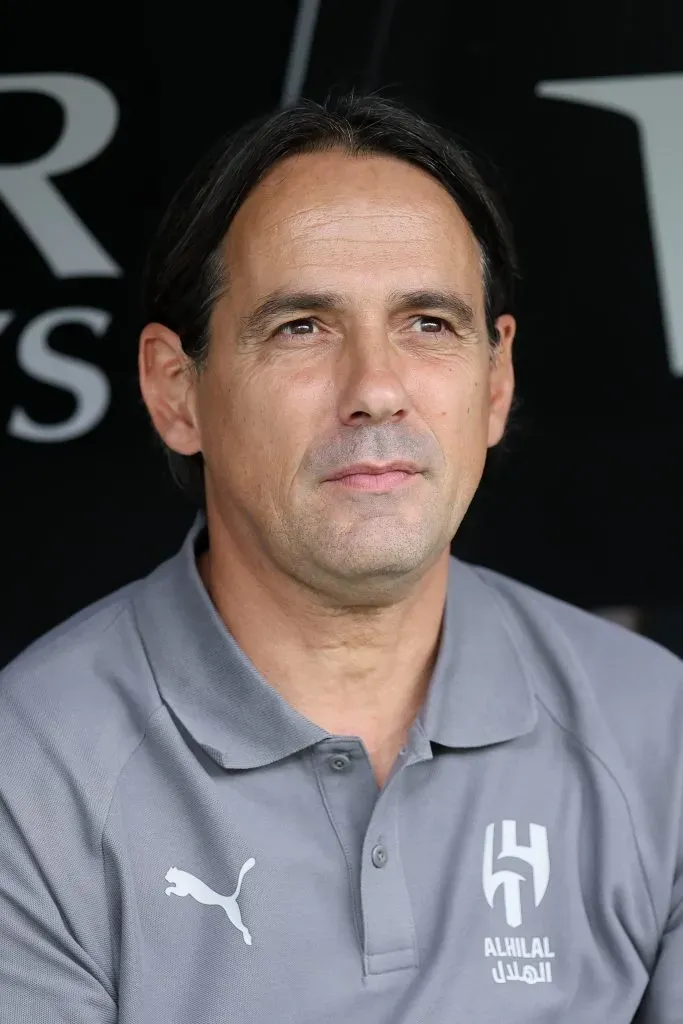 Treinador Simone Inzaghi vai para a primeira partida do Campeonato Saudita elo Al-Hilal contra o Al-Riyadh (Foto: Alex Grimm/Getty Images)