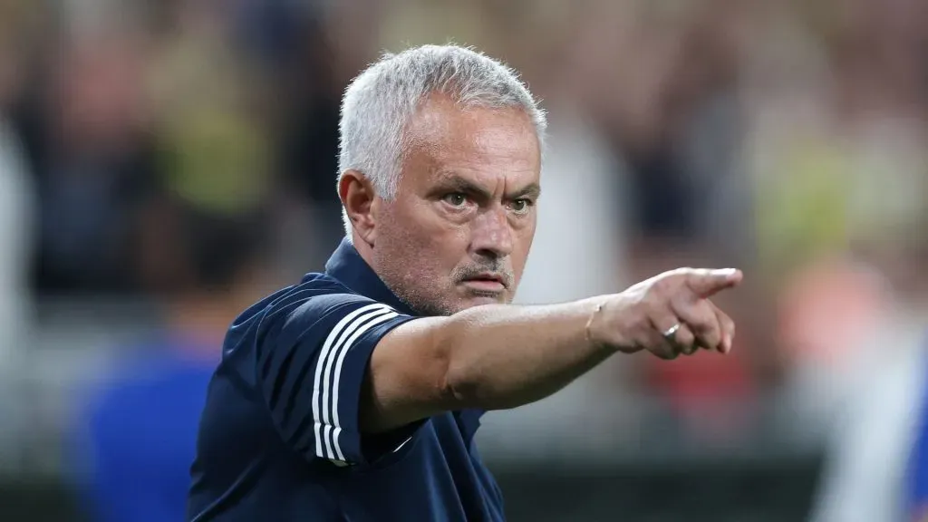 Mourinho, técnico do Fenerbahce