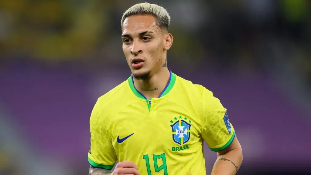 Antony, do Manchester United, pela Seleção Brasileira