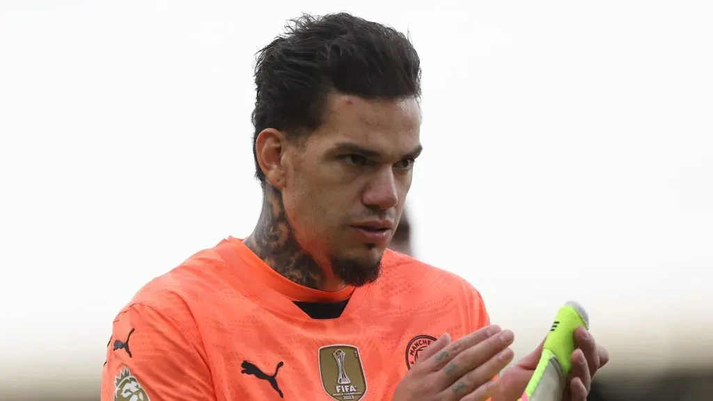 Ederson pelo Manchester City