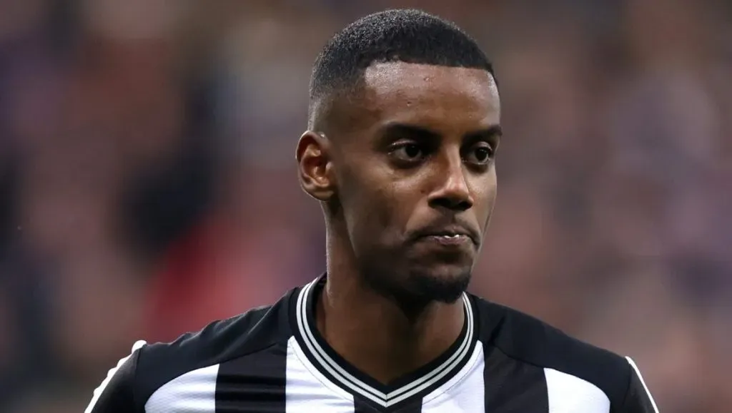 Isak em ação pelo Newcastle.