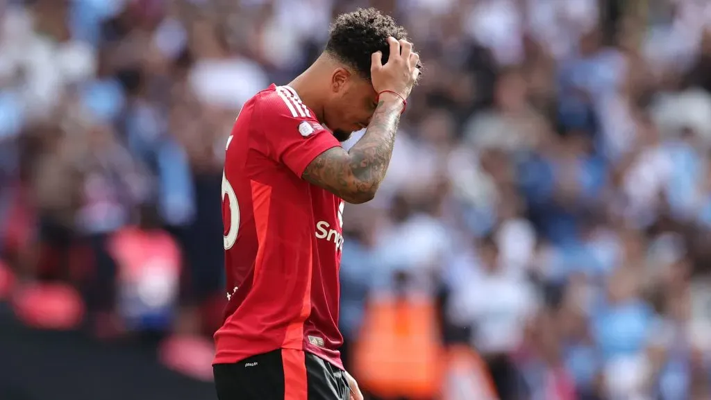 Jadon Sancho em campo com a camisa do Manchester United