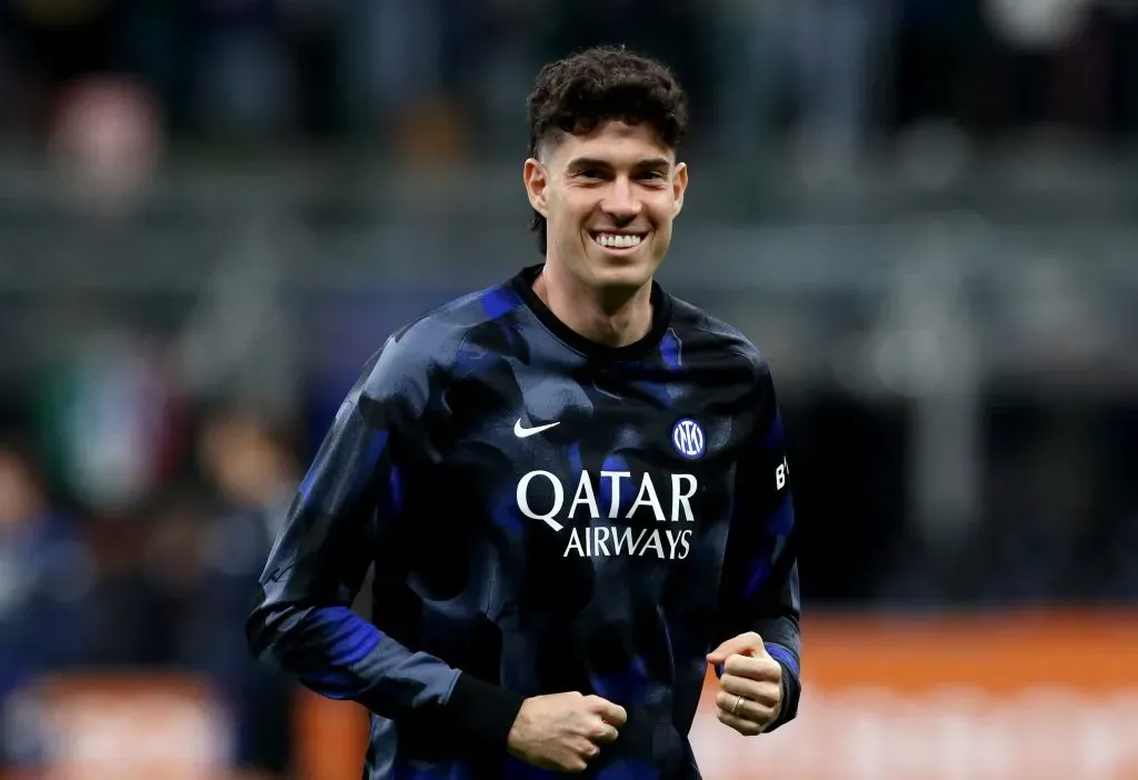 Bastoni está na mira do Barcelona. Foto: Marco Luzzani/Getty Images