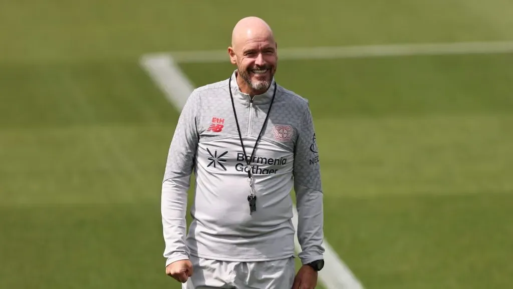 Bayer Leverkusen tenta contratar Xavi, ex-Barcelona, para substituir Erik ten Hag (Photo by Christof Koepsel/Getty Images)