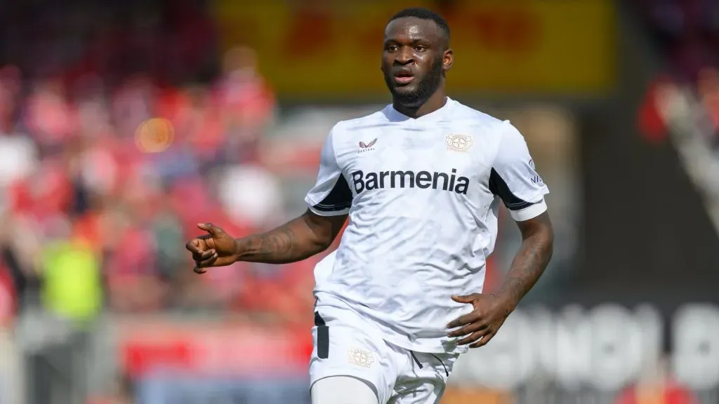 Victor Boniface em jogo do Bayer Leverkusen. Foto: Christian Kaspar-Bartke/Getty Images