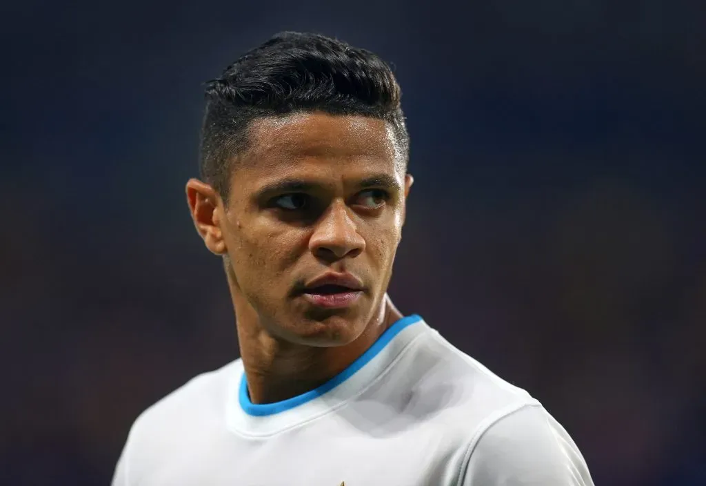 Douglas Santos também deve ser titular (Photo by Catherine Ivill/Getty Images)