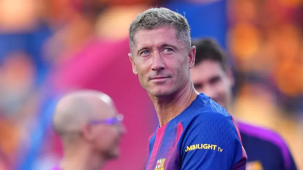 Lewandowski com a camisa do Barcelona. Foto: Alex Caparros/Getty Images