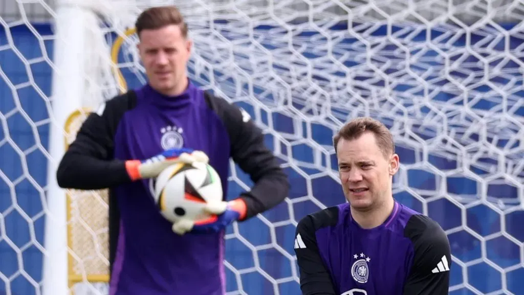 A estreia da seleção alemã rumo à Copa de 2026 acontece em meio a polêmicas sobre a sucessão de Neuer. (Photo by Alexander Hassenstein/Getty Images)