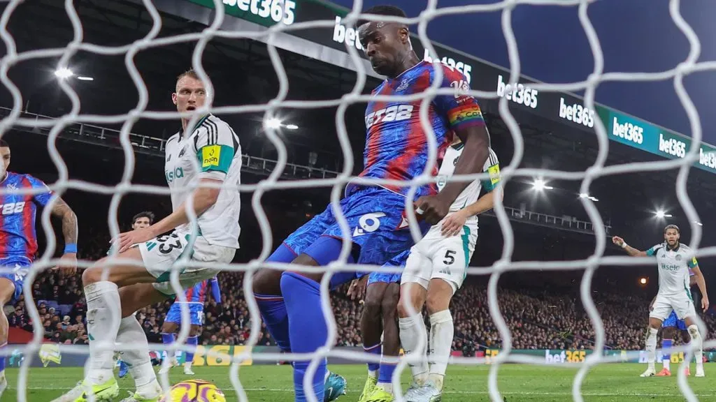 Guehi, de 25 anos, é titular absoluto no Crystal Palace(Foto: Dan Istitene/Getty Images)