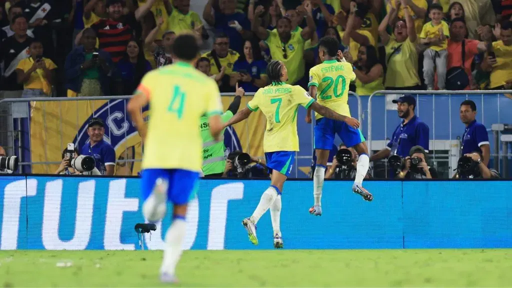 Estêvão foi titular contra o Chile e marcou pela primeira vez (Foto: Buda Mendes/Getty Images)