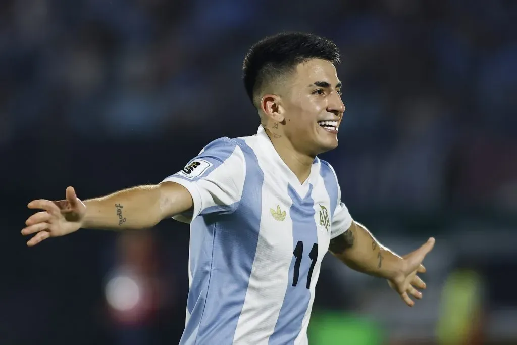 Almada comemorando um gol com a Argentina (Photo by Ernesto Ryan/Getty Images)