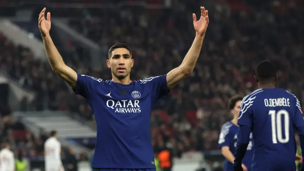 Sem reposição direta para Achraf Hakimi, que desfalcará o time na Copa Africana de Nações, Luis Enrique pode contar com a versatilidade de João Neves como alternativa tática. (Photo by Alex Grimm/Getty Images)