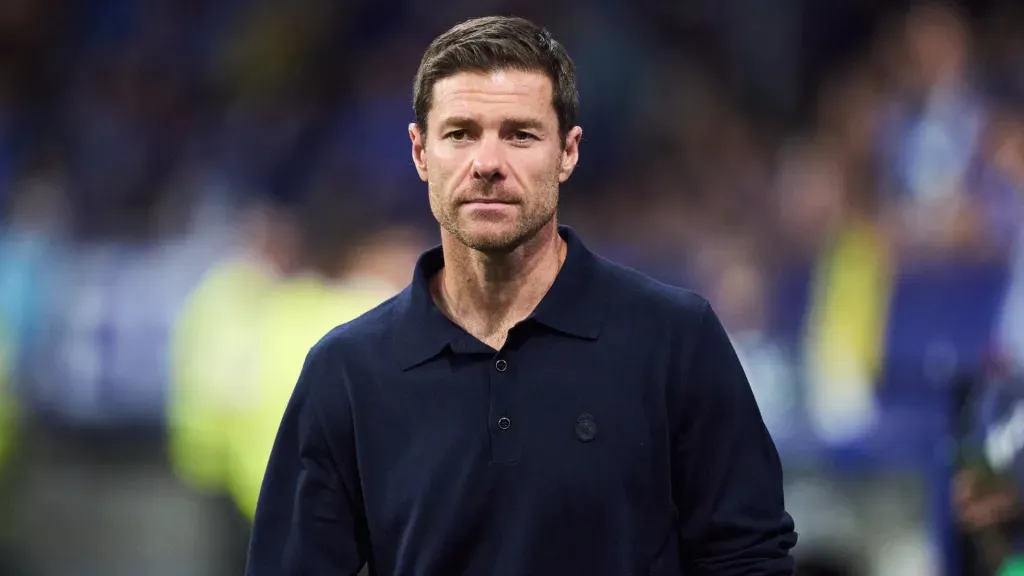 Xabi Alonso durante partida do Real Madrid. (Foto: Juan Manuel Serrano Arce/Getty Images)
