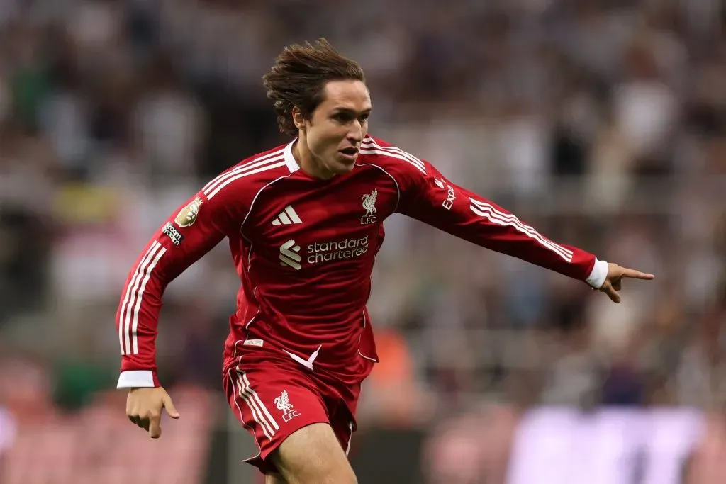 Federico Chiesa é excluído da lista de jogadores do Liverpool para as partidas da Champions League