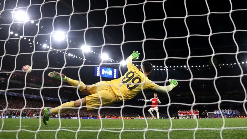 Diego Costa na disputa de pênaltis durante a partida na Liga dos Campeões da UEFA 2023/24. Foto: Julian Finney/Getty Images