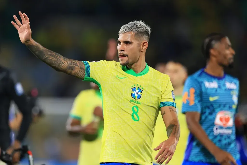 Bruno Guimarães em ação pela Seleção Brasileira. (Photo by Buda Mendes/Getty Images)
