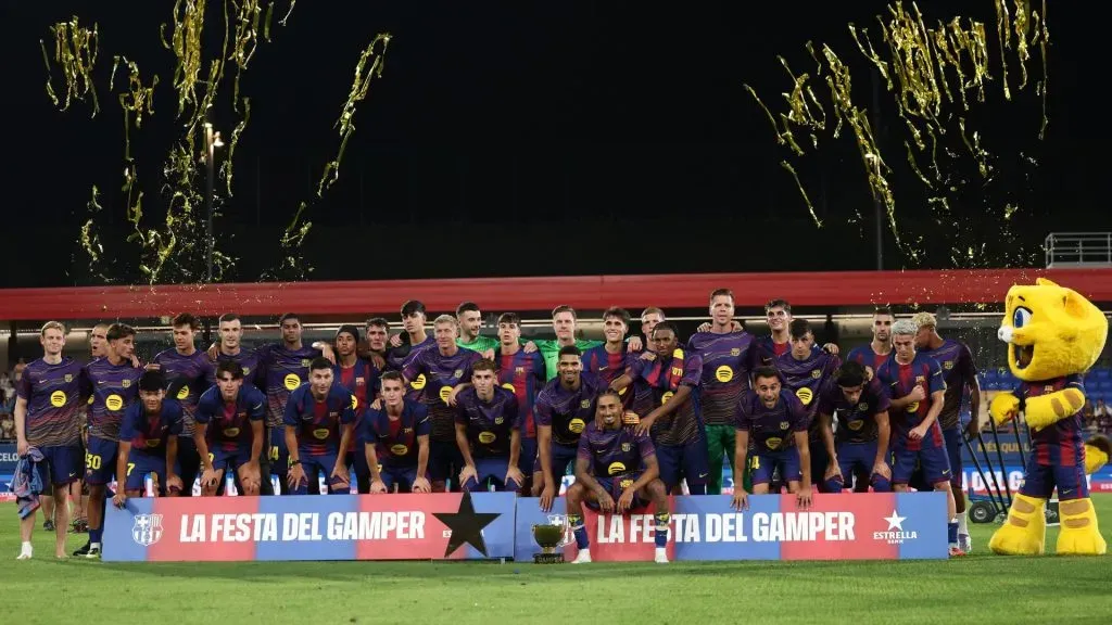 Johan Cruyff recebeu Troféu Joan Gamper (Foto: Judit Cartiel/Getty Images)