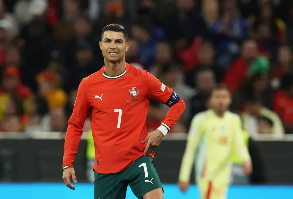 Cristiano Ronaldo em ação pelo Portugal. (Photo by Alexander Hassenstein/Getty Images)