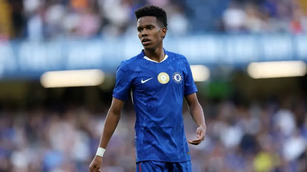 Estêvão pelo Chelsea. (Photo by Eddie Keogh/Getty Images)