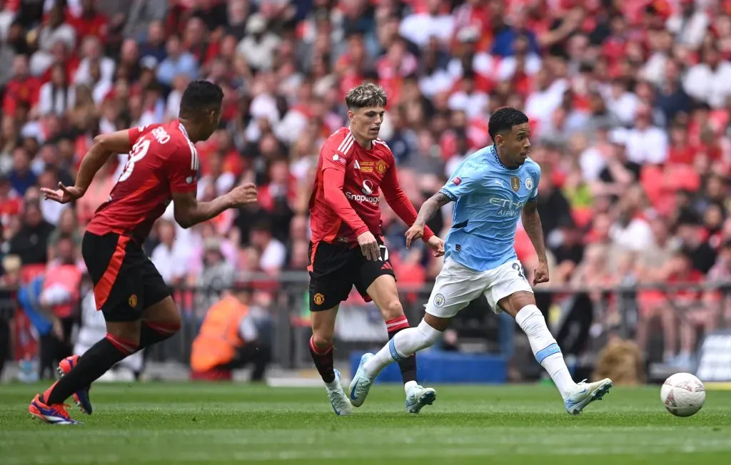 Manchester United v Manchester City na temporada passada. (Photo by Stu Forster/Getty Images)