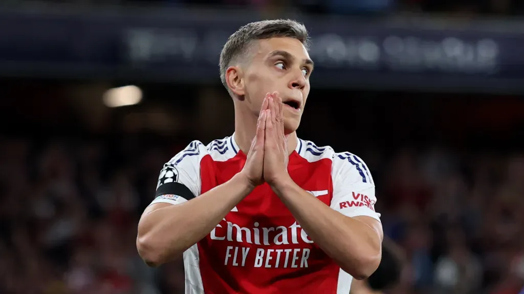 Leandro Trossard pelo Arsenal. (Foto: Michael Steele/Getty Images)