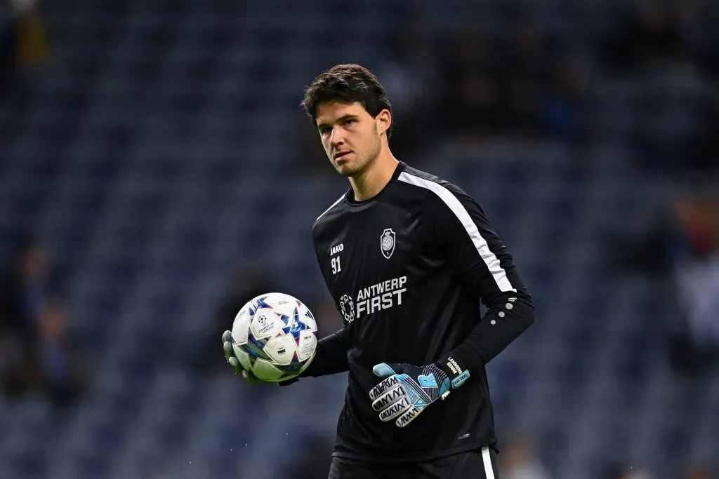 Senne Lammens é o novo goleiro do United – Photo by Octavio Passos/Getty Images