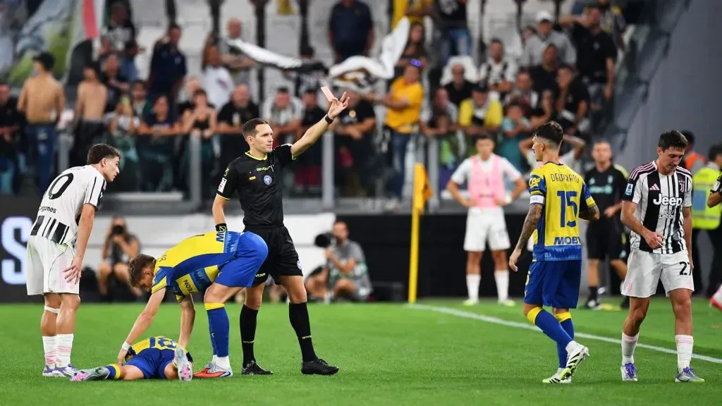Cambiaso (à direita) foi expulso no confronto contra o Parma (Foto: Valerio Pennicino/Getty Images)