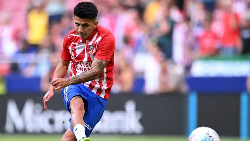 O Atlético de Madrid se prepara para o duelo contra o Villarreal com retornos importantes ao elenco, mas também com a preocupação pela lesão de Thiago Almada. (Photo by Denis Doyle/Getty Images)