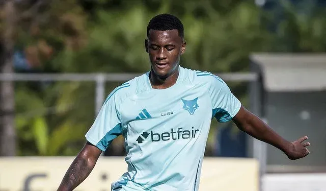 Bruno Alves em ação pelo Cruzeiro. Gustavo Aleixo/Cruzeiro.