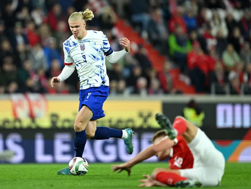 Erling Haaland em ação pela Noruega. (Photo by Christian Bruna/Getty Images)