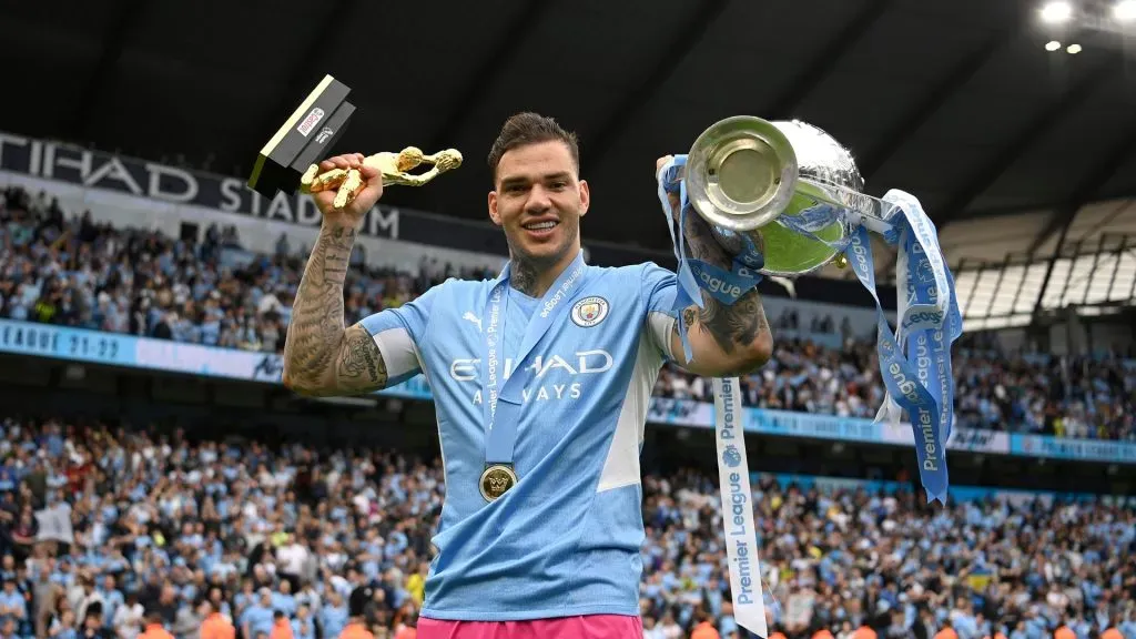 Ederson colecionou títulos e prêmios individuais com a camisa do Manchester City. Foto: Michael Regan/Getty Images