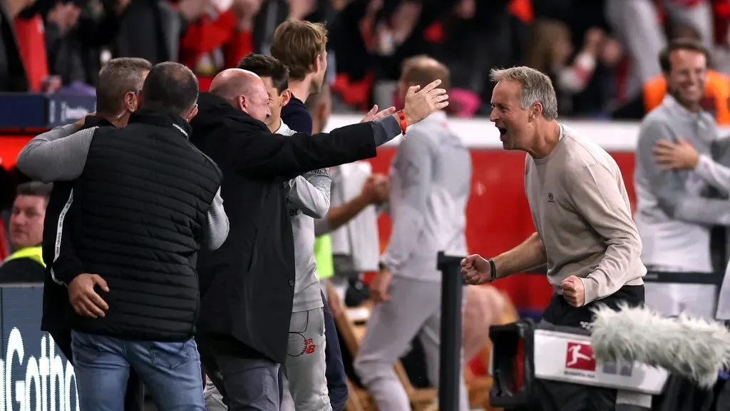Kasper Hjulmand comemorando vitória do Bayer Leverkusen. Foto: Lars Baron/Getty Images
