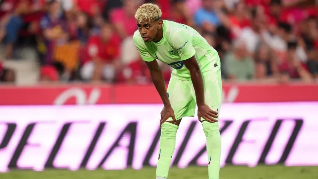 Lamine Yamal sentiu dores nas costas e desfalca o Barcelona contra o Valencia (foto: Alex Caparros/Getty Imagens)