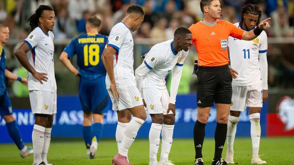 Dembélé se machucou pela seleção da França e vai desfalcar o PSG em jogos da Champions League (foto: Mateusz Slodkowski/Getty Images)