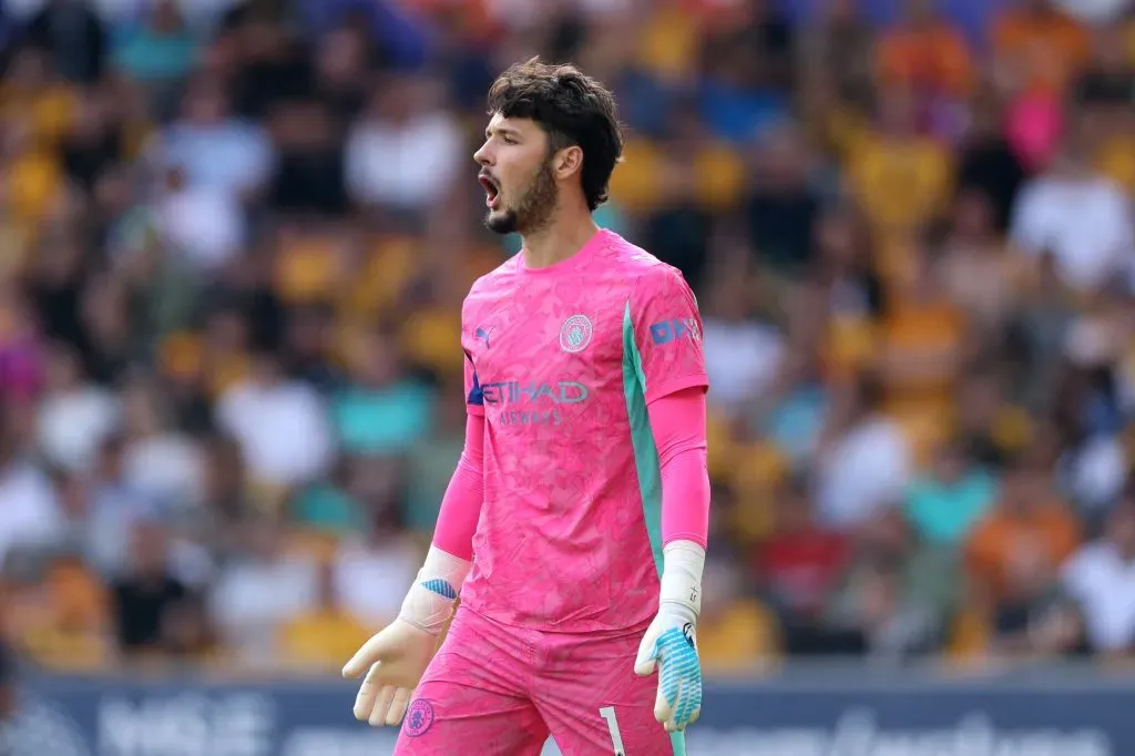 Goleiro James Trafford pelo Manchester City. Diretoria  vai analisar a situação de Trafford nos bastidores já nos próximos meses, pois entende a frustração com a concorrência na posição e claro, com a chegada de Donnarumma, segundo o portal informou, o TBR Football (Foto: Michael Regan/Getty Images)