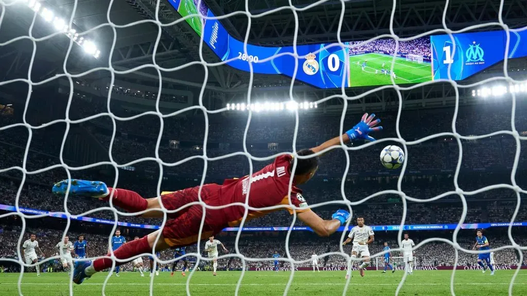 Mbappé converteu os dois pênaltis cobrados contra o Marseille (Foto: Angel Martinez/Getty Images)