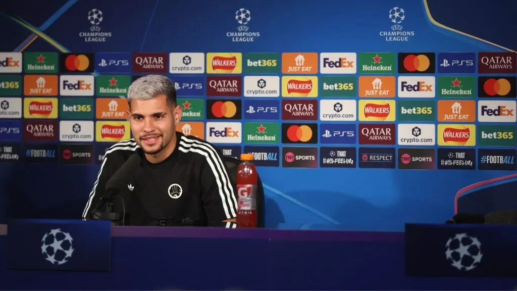 Bruno Guimarães está cotado para ser titular em Newcastle x Barcelona (George Wood/Getty Imagens)