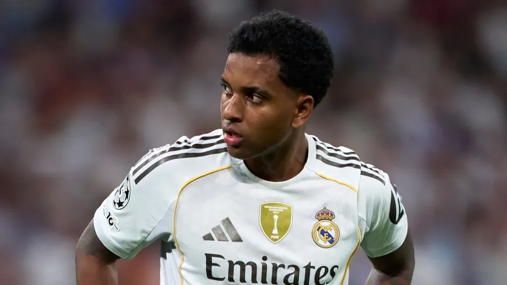 Rodrygo em jogo do Real Madrid. (Foto: Mateo Villalba Sanchez/Getty Images)