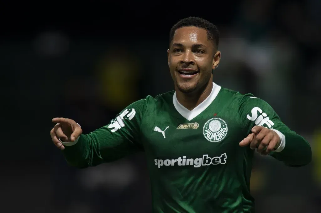 Vitor Roque: Atacante ajudou Palmeiras a ser time que mais venceu fora de casa em 2025 – Foto: Anderson Romao/AGIF