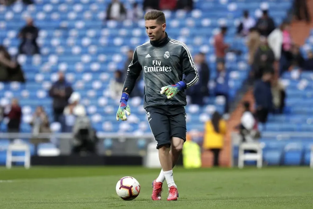 Luca Zidane, do Real Madrid, se aquece antes da partida da La Liga entre Real Madrid CF e SD Huesca no Estádio Santiago Bernabeu, em 31 de março de 2019, em Madri, Espanha. Foto: Gonzalo Arroyo Moreno/Getty Images