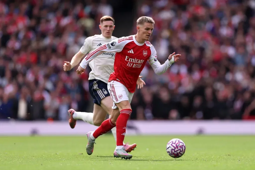 Martin Odegaard, do Arsenal, durante a partida da Premier League entre Arsenal e Nottingham Forest no Emirates Stadium, em 13 de setembro de 2025, em Londres, Inglaterra. Foto: Justin Setterfield/Getty Images