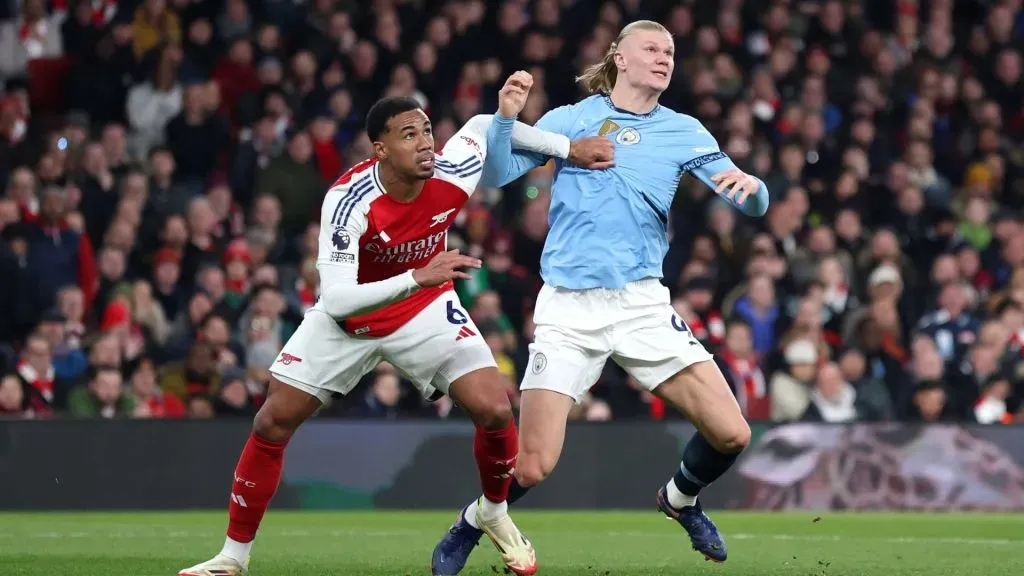 Premier League tem Arsenal x Manchester City (foto: Alex Pantling/Getty Imagens)