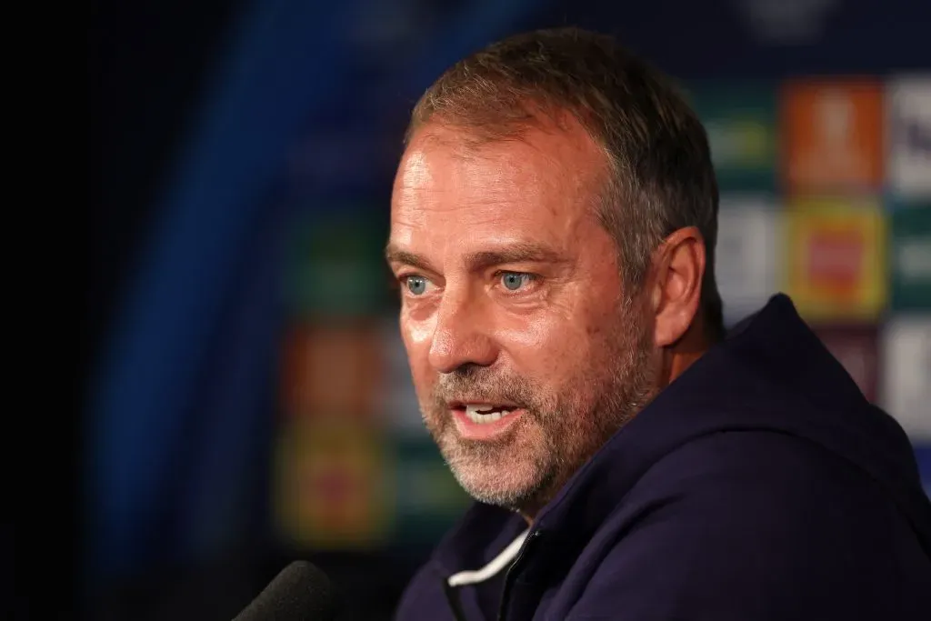 Hansi Flick é o técnico do Barcelona. (Photo by George Wood/Getty Images)