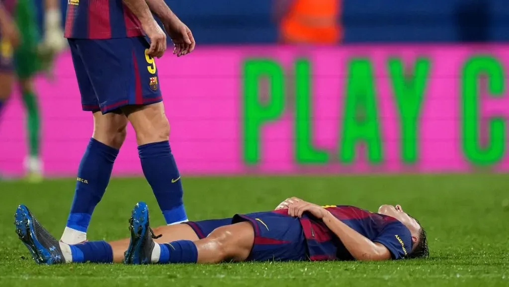 Em um jogo tranquilo contra o Getafe, a vitória do Barcelona por 3 a 0 foi marcada por preocupação com o jovem meio-campista Fermín López. (Photo by Alex Caparros/Getty Images)