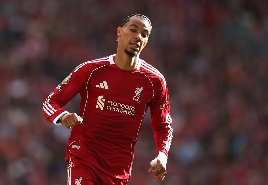 Hugo Ekitike em ação pelo Liverpool. (Photo by Alex Pantling/Getty Images)